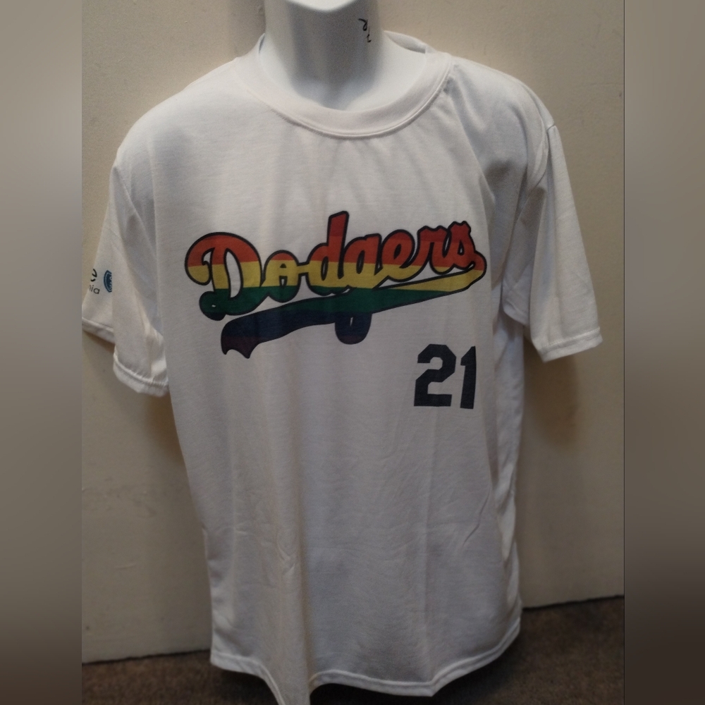 Los Angeles Dodgers Pride Night T Shirt 2021 XL